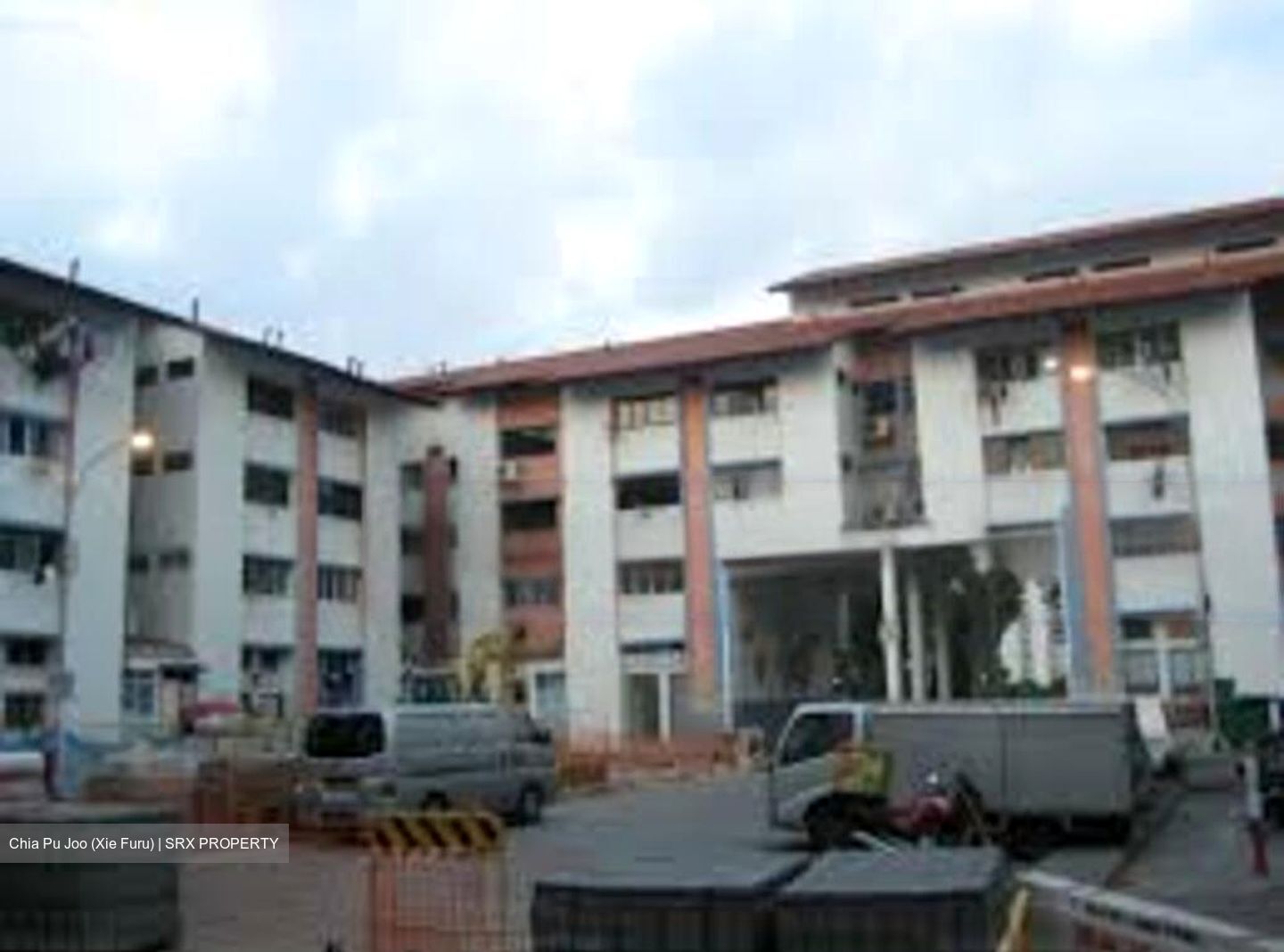 Bedok Reservoir Road (D16), Retail #469280921